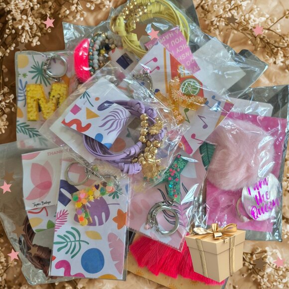 MIni Mystery Box 12 Pz  Handmade Fantasy Jewelry & Keychains - Picture 2 of 8